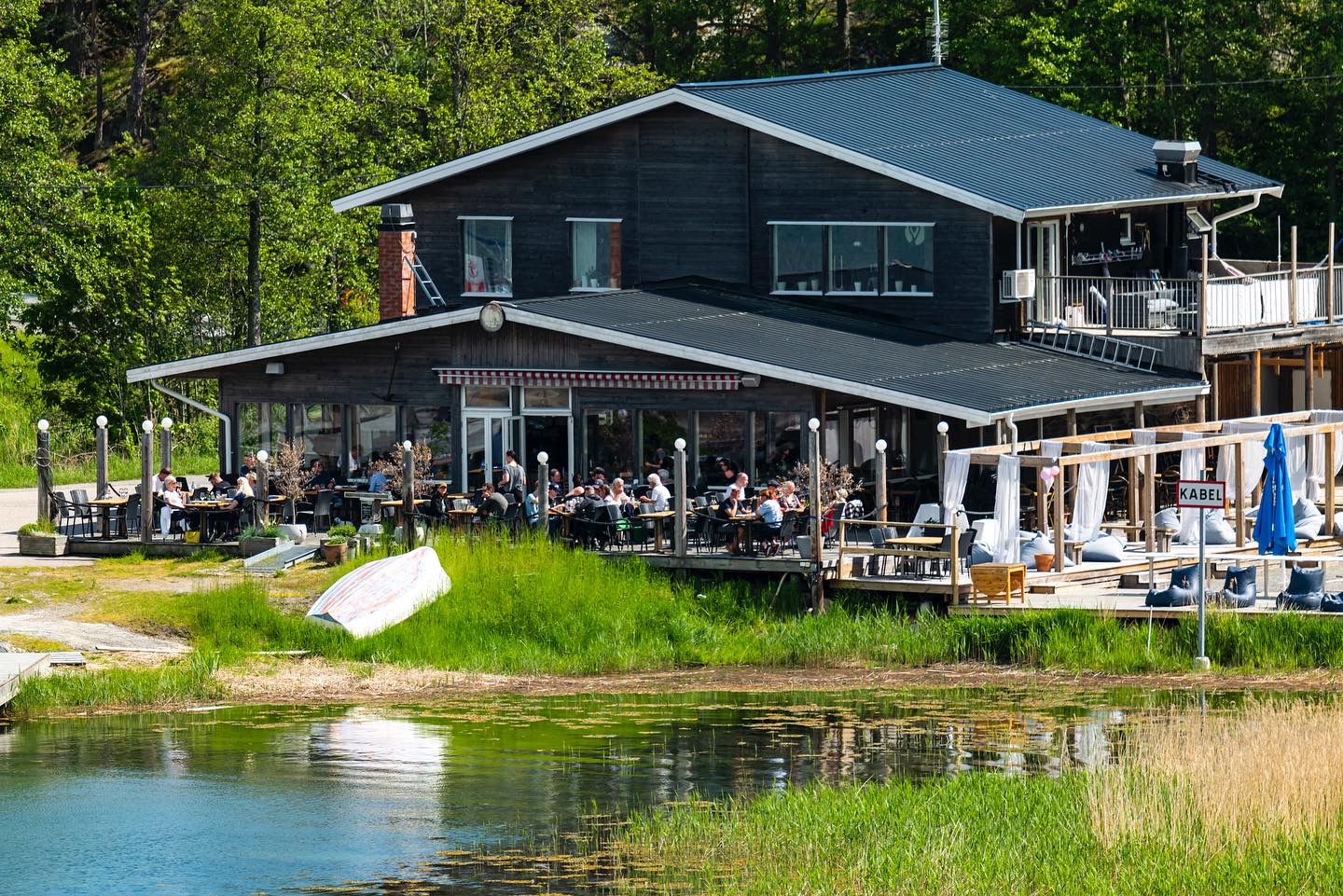 Muskö Sjökrog on a bright summer day